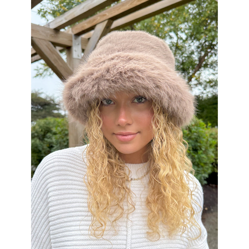 Thick Faux Fur C.C Bucket Hat BKE0156